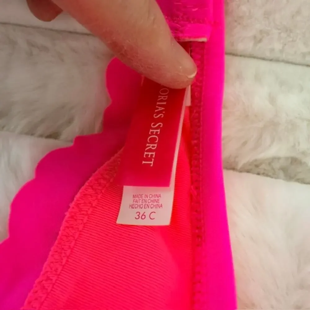 Victoria's Secret Lot‎ of 2 Swimwear Bikini Tops Padded Halter Tie 36C